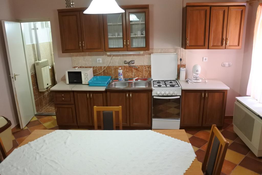 Kisasszony Apartman Eger Ngoại thất bức ảnh