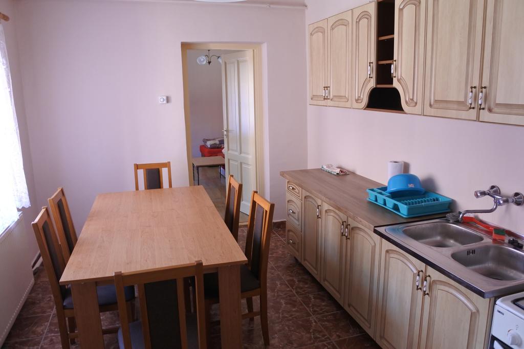 Kisasszony Apartman Eger Ngoại thất bức ảnh