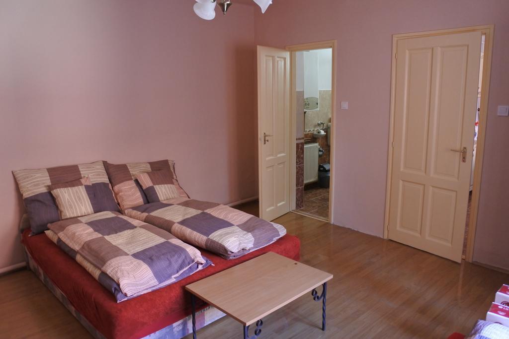 Kisasszony Apartman Eger Ngoại thất bức ảnh