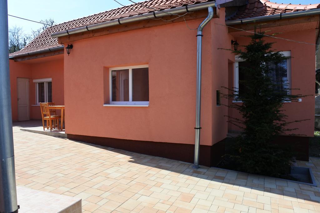Kisasszony Apartman Eger Ngoại thất bức ảnh