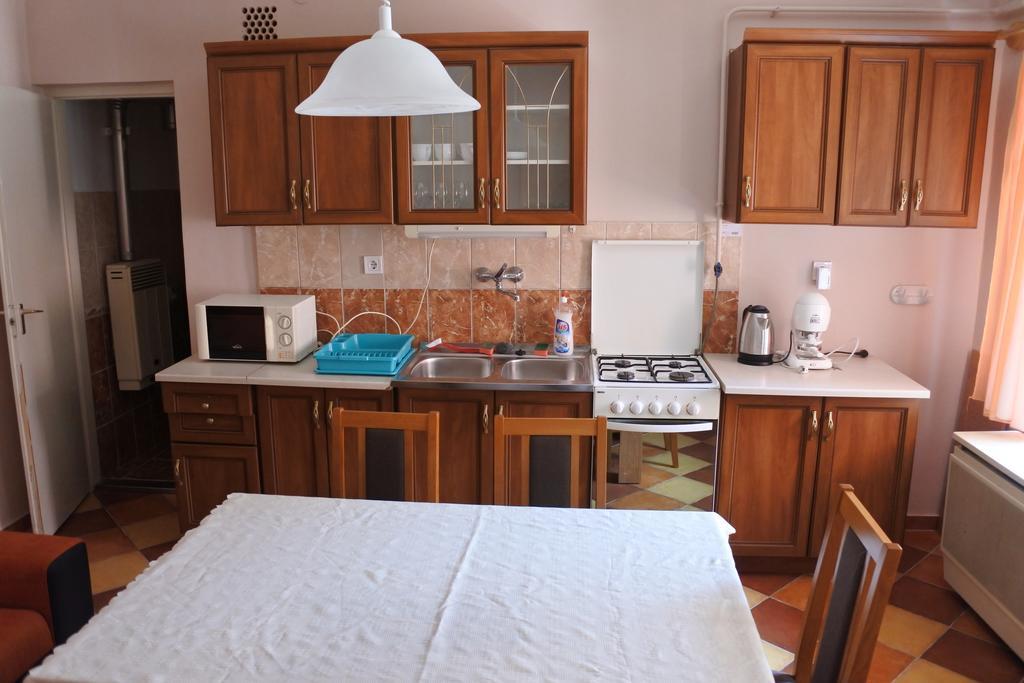 Kisasszony Apartman Eger Ngoại thất bức ảnh