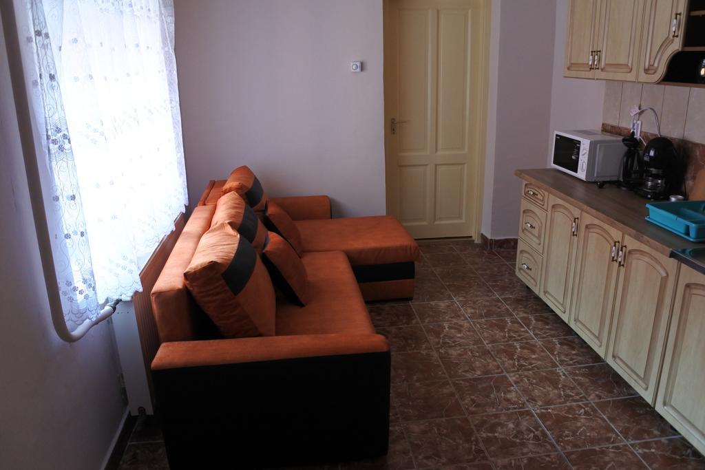 Kisasszony Apartman Eger Ngoại thất bức ảnh